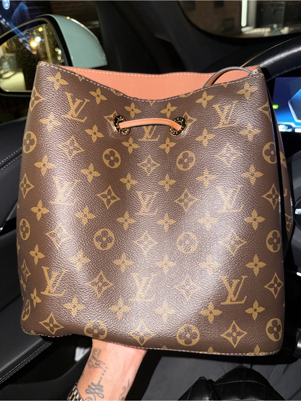 Louis Vuitton Monogram Canvas Bucket Crossbody Bag -Dust Bag&Receipt included - Picture 8 of 11